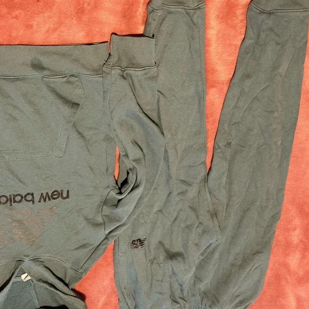 New Balance Kids Green Hoodie and Joggers Set - Picture 4 of 9